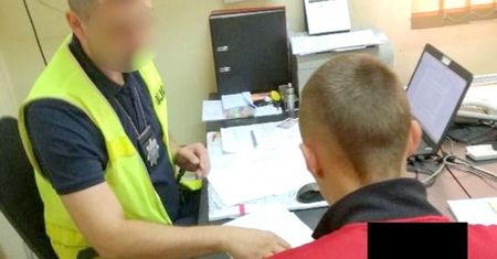 20-latek uszkodził policjanta