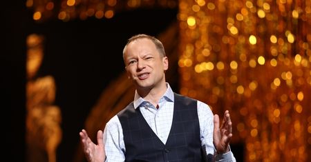 Maciej Stuhr nie narzeka na izolację. Cieszy się z wolnego po tym, jak zagrał... mordercę
