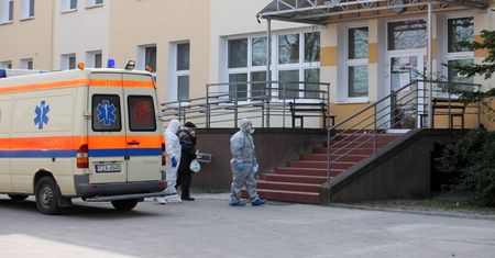 Koronawirus. Jak wygląda sytuacja z dostępnością respiratorów i łóżek?