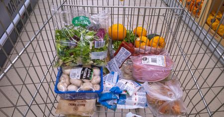 Poszła do sklepu w Norwegii. Ceny tych produktów powalają na kolana