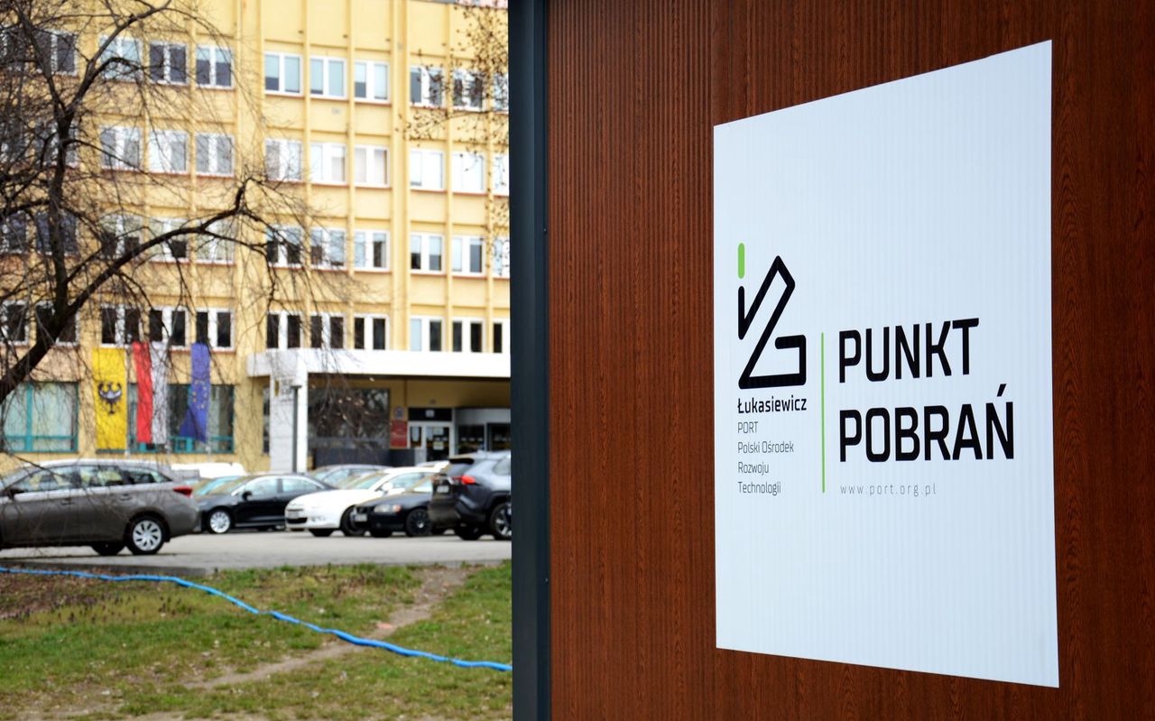 Koronawirus. Nowy punkt pobrań w formule walk-thru. Znajdziemy go w centrum Wrocławia