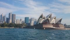 YouTube w tym kraju dopiero od 16. roku życia. „Drapieżne algorytmy”