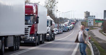 Duży ruch na granicy polsko-ukraińskiej. "Popieramy wymianę handlową i staramy się ją ułatwiać"