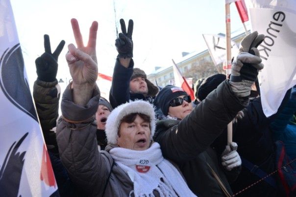 W Warszawie demonstracja KOD pod hasłem: "W obronie twojej wolności"