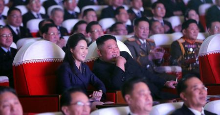 Korea Północna nie widziała jej od roku. Wróciła żona Kim Dzong Una