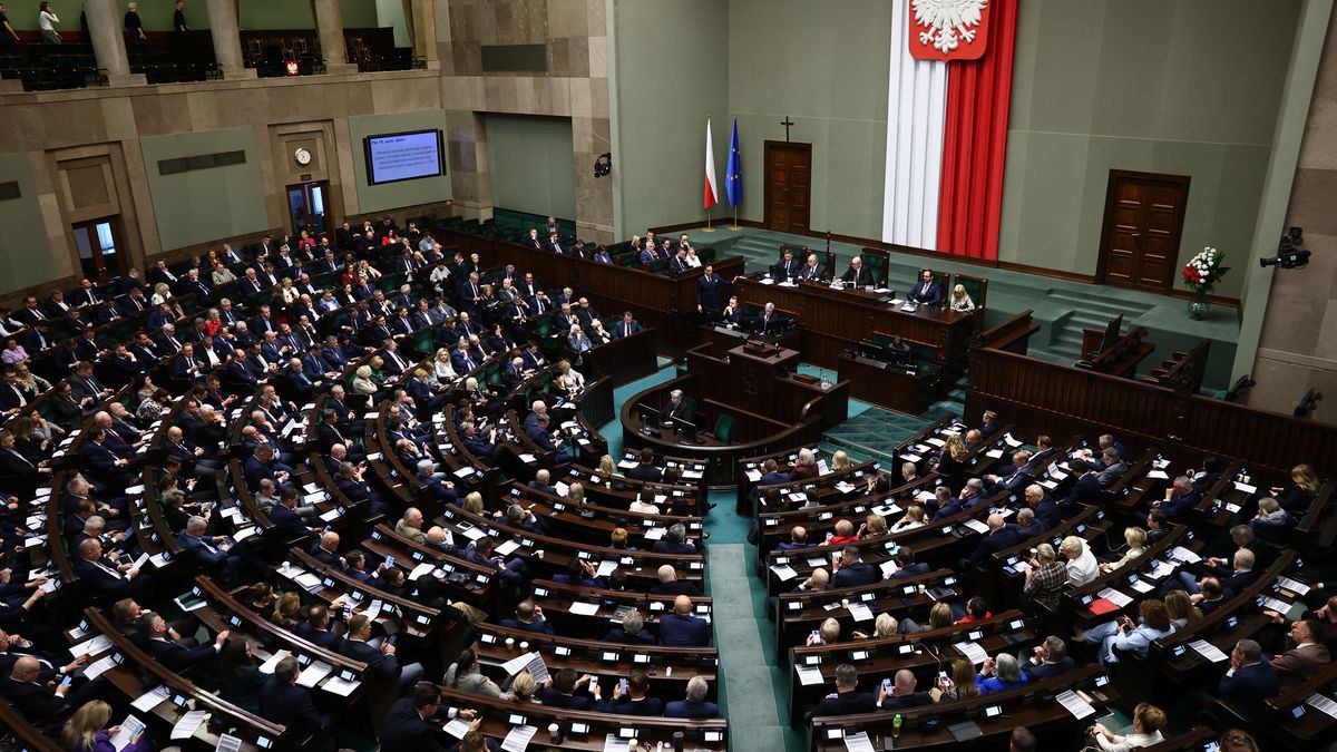 Zmiana rozkładu sił w Sejmie? Tak zagłosowaliby Polacy