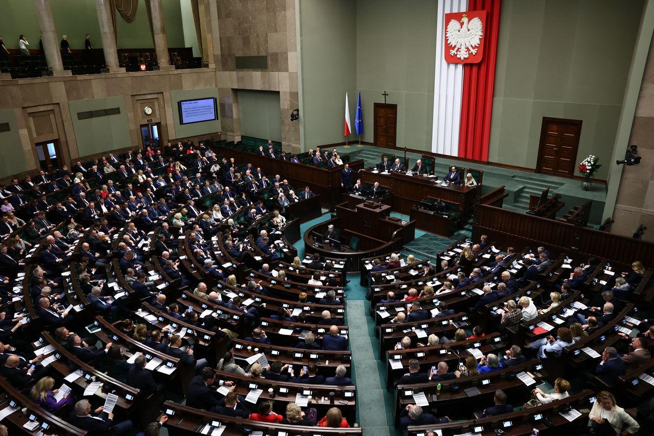 PiS i KO łeb w łeb, TD poza Sejmem. Tak zagłosowaliby teraz Polacy