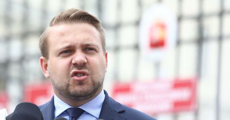 "To opozycja anarchizuje polski system prawny" - mówi minister Solidarnej Polski