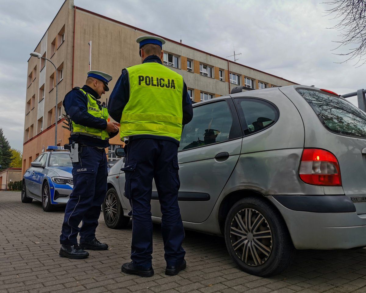 Policjant może sprawdzić opony