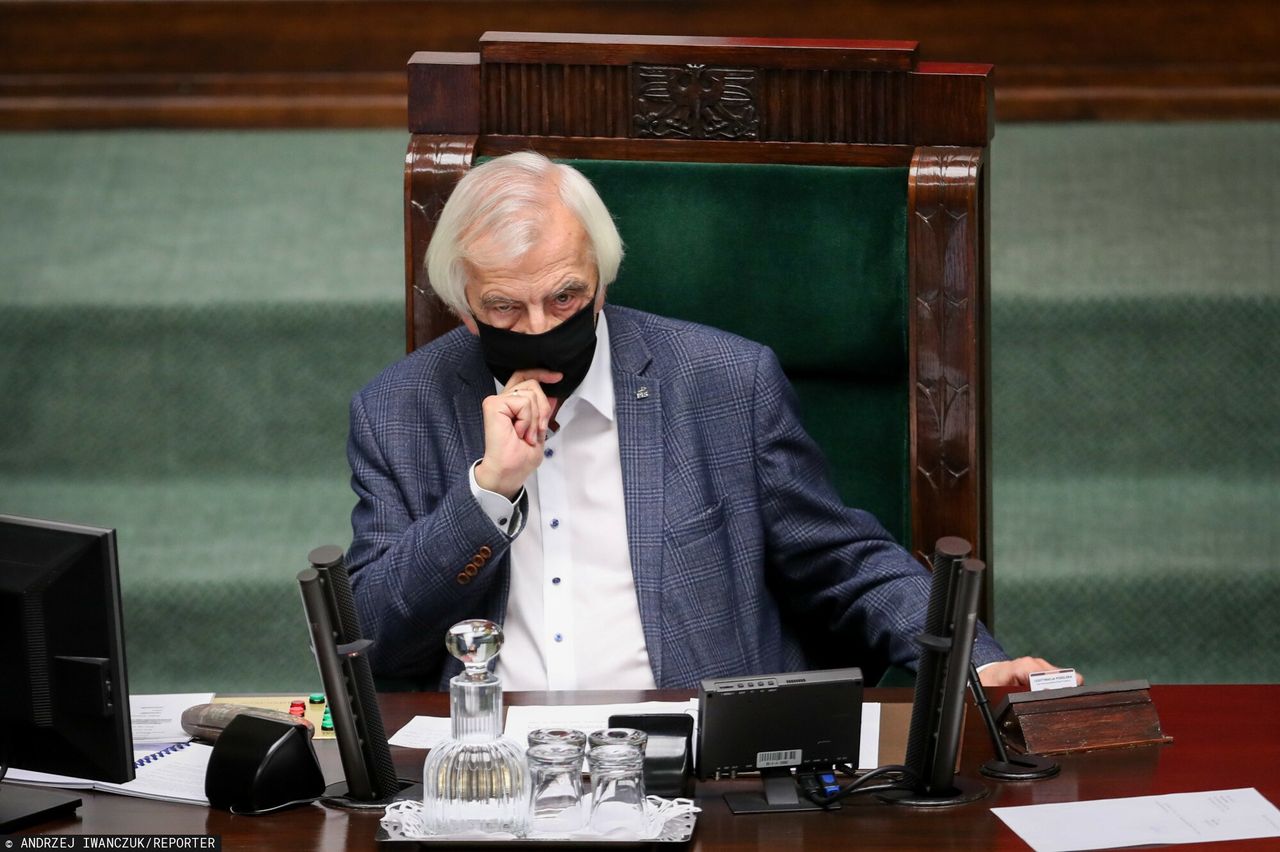 Media bez wyboru. Ryszard Terlecki: media publiczne powinny ukazywać zalety rządu