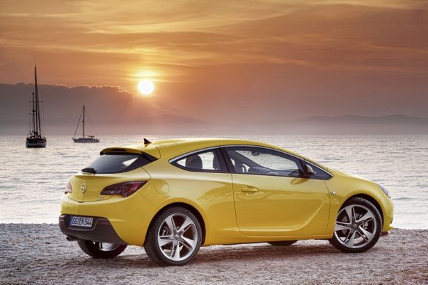 Opel Astra GTC oficjalnie [wideo]