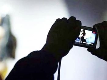 Ostrołęka: Poznał kobietę przez internet. Szantażowała go nagraniem