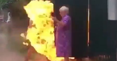 Wielka awantura na działkach. Emeryt użył miotacza ognia