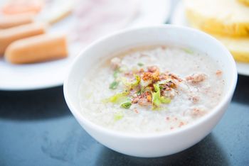 Lekkie, sycące i uzdrawiające śniadanie? Poznaj congee