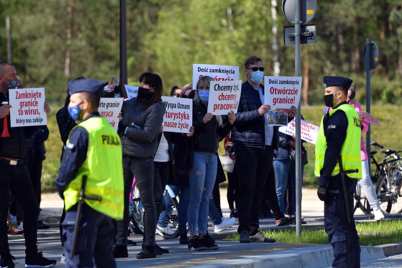 Koronawirus w Polsce i na świecie. Protest w Świnoujściu: otwórzcie granicę, dajcie żyć i pracować