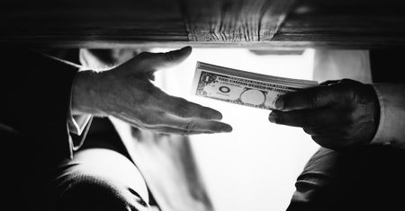Szara strefa zagrożeniem dla konsumentów – licencjonowanie instytucji pożyczkowych poprawi bezpieczeństwo