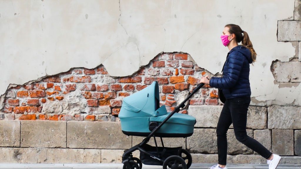 Koronawirus. Czy trzeba nosić maseczki?