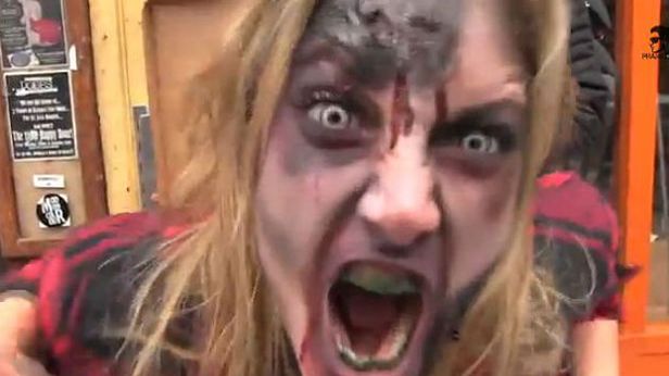 WTF dnia: co byście zrobili, gdyby z pudełka pizzy wyskoczył zombie? [wideo] 1