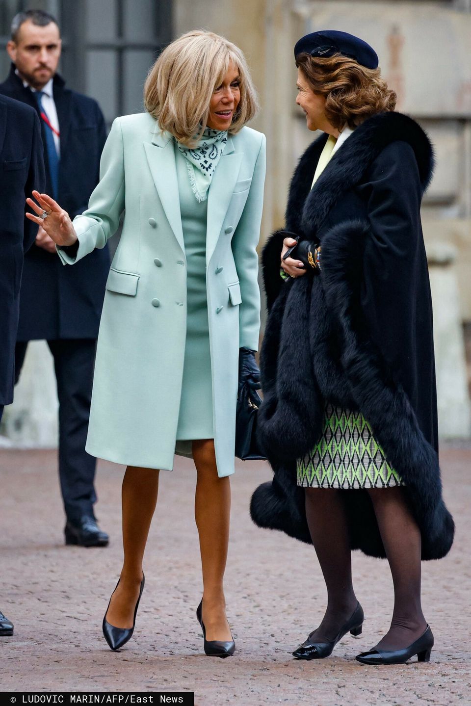 Emmanuel i Brigitte Macron brylują na spotkaniu z królem i królową Szwecji