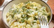 Zwykła sałatka ziemniaczana to kpina. Prosty myk zamieni ją w danie jak z restauracji