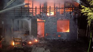 Okuninka: Pożar domku letniskowego. Jedna osoba poszkodowana