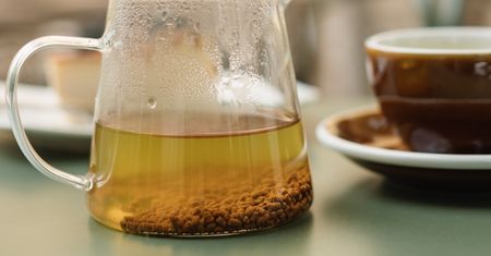 Jedna z najzdrowszych herbat, a Polacy nie znają. Zapobiega obrzękom i podkręca metabolizm
