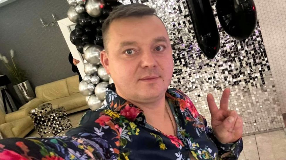 Sebastian Zys pozwał bank i firmę kurierską. Dlaczego?