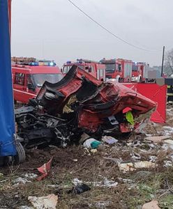 Chociszewo. Ciężarówka wjechała pod pociąg. Kierowca nie żyje