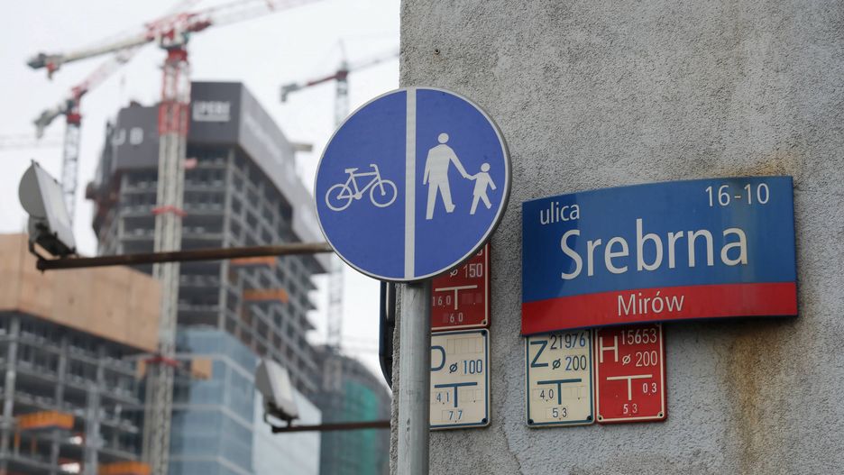 Biuro Sadren mieści się w Warszawie pod tym samym adresem, pod którym miały powstać słynne dwie wieże