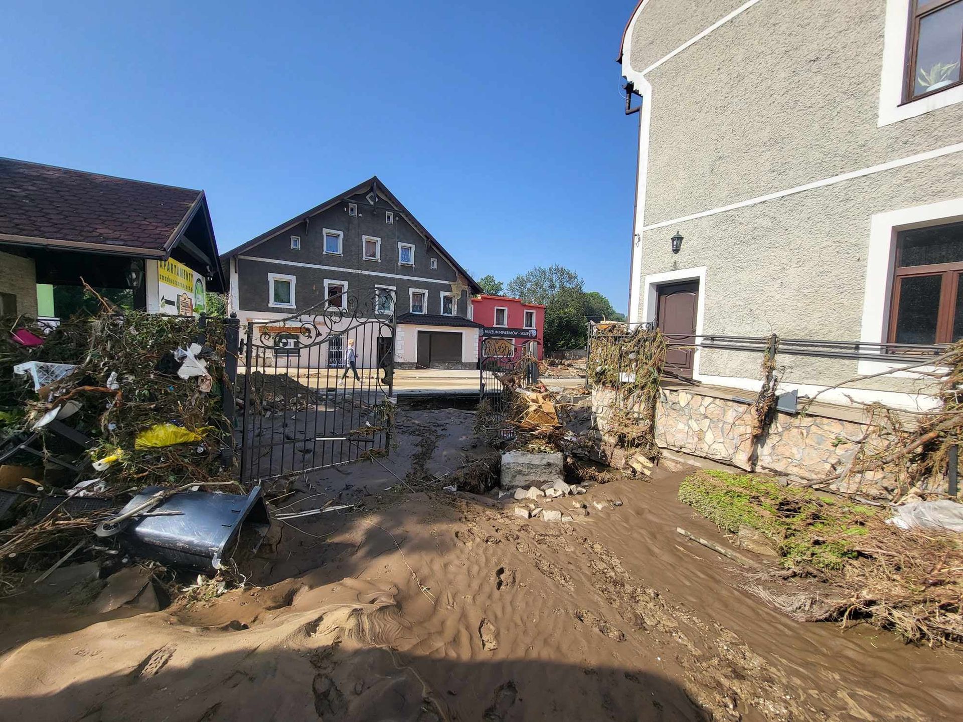 Restauracja Cherry Pepperoni po powodzi