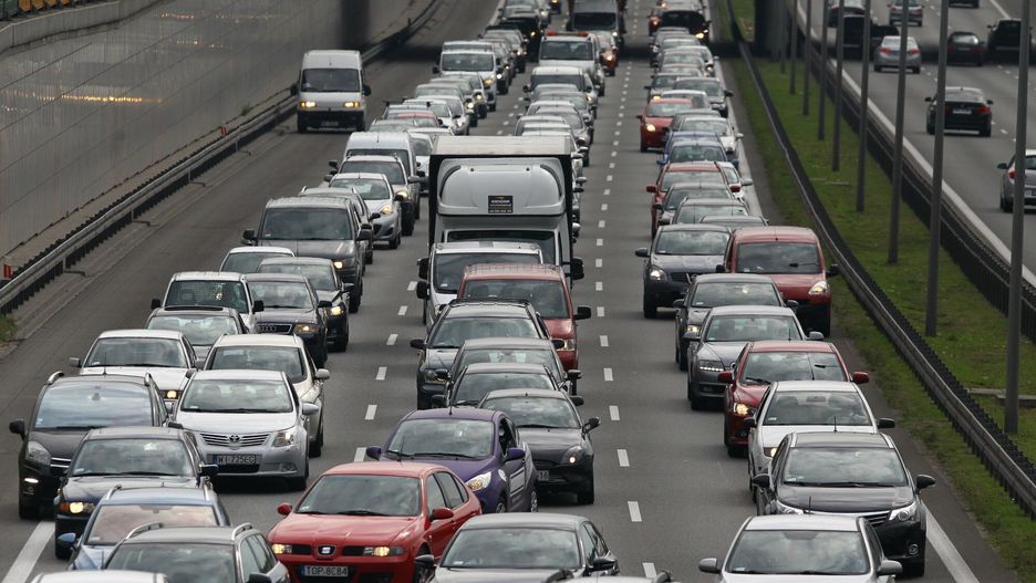 Wypadek na trasie S8 w kierunku Bemowa
Fot. Stanislaw Kowalczuk/East News.   12.07.2016 Warszawa  n/z: Wypadek na trasie S8 w kierunku Bemowa
STANISLAW KOWALCZUK