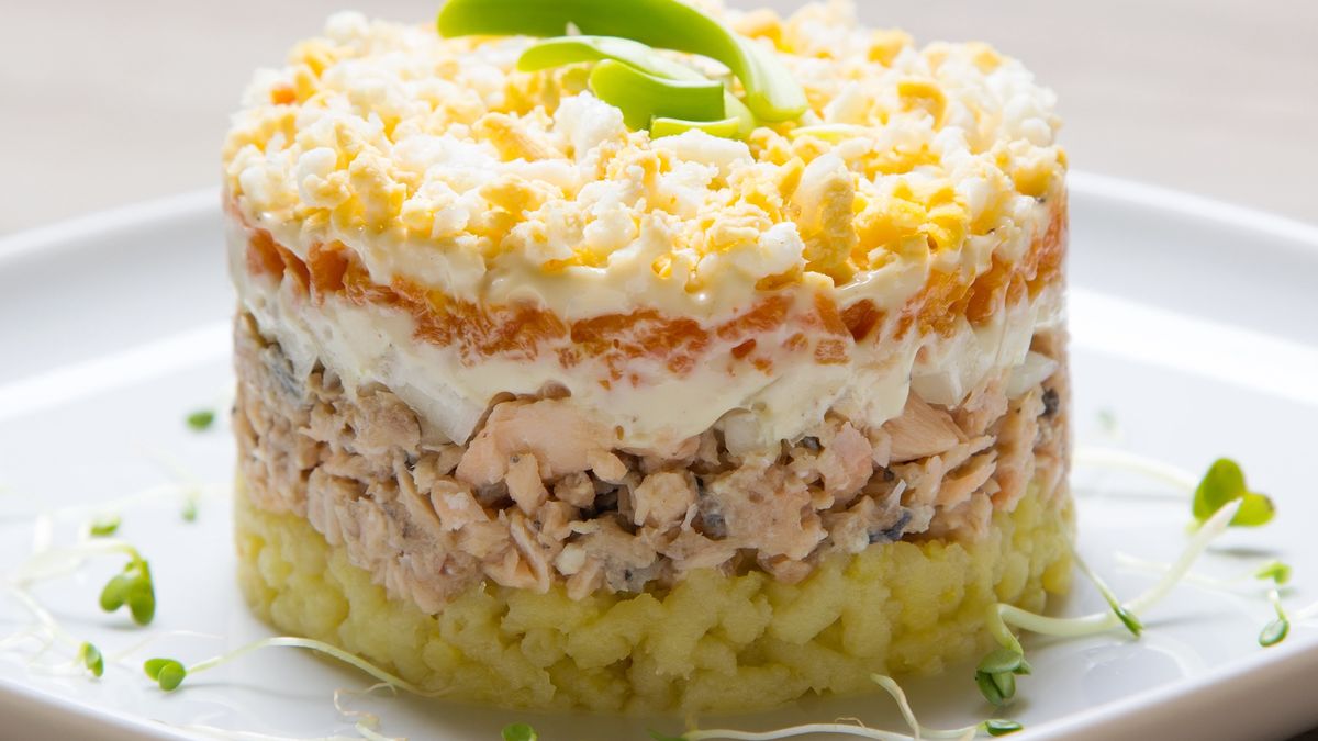 Warstwowa sałatka na sylwestra