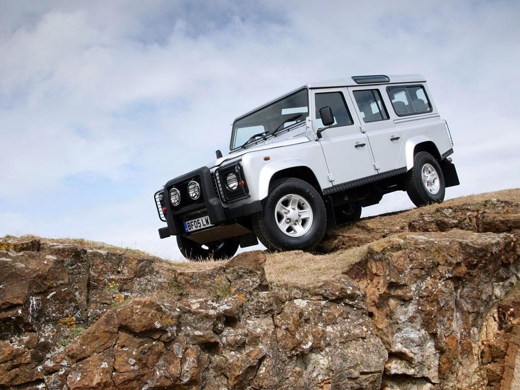 Land Rover Defender Silver Limited Edition (2005)