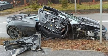 Przykry widok w Otwocku. Tyle zostało z McLarena za 2 mln zł