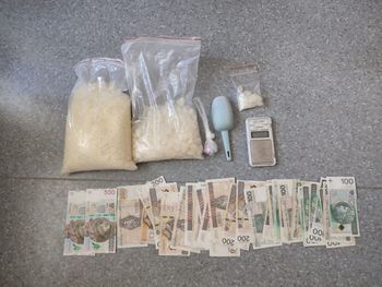 Para w życiu i w dilerce. W Inowrocławiu zabezpieczono prawie 2 kg kryształu i inne narkotyki