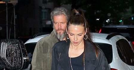 Hollywoodzki przystojniak na nocnej randce. Poznajecie?
