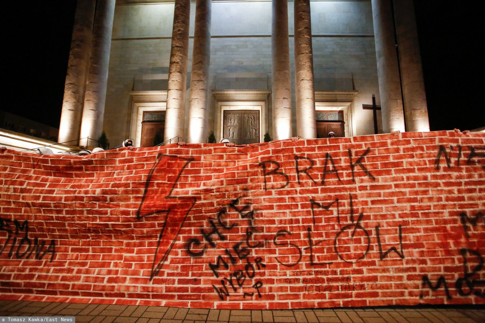 Blokada ulic miasta w Katowicach i protest przed katedra 