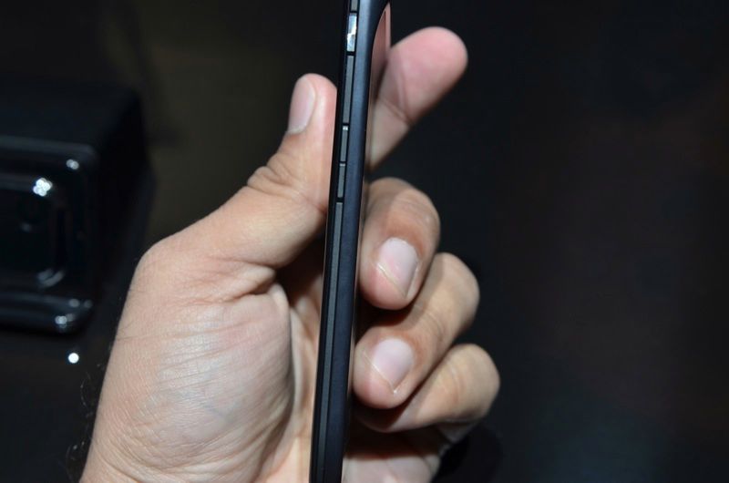 Motorola RAZR oficjalnie. Ma 7,1 mm grubości - najcieńszy smartfon świata! 2