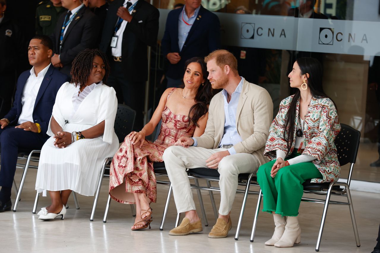 BOGOTA, COLOMBIA - AUGUST 15: Britain's Prince Harry, Duke of Sussex, and Britain's Meghan, Duchess of Sussex, visit Delia Zapata Art Center in Bogota, Colombia on August 15, 2024. (Photo by Juancho Torres/Anadolu via Getty Images)