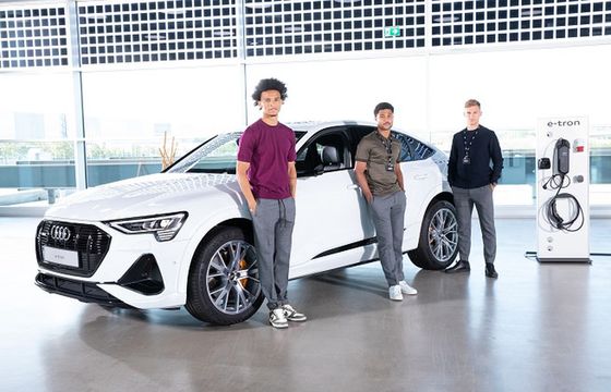 Piłkarze Bayernu Monachium przesiedli się do elektrycznych samochodów Audi