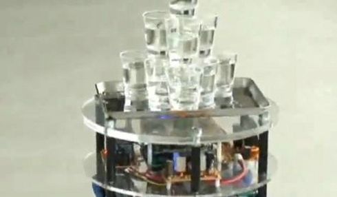 Balansujący japoński robot postawi Ci setkę czystej (wideo) 1