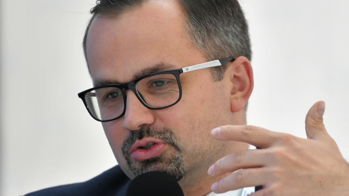 Gdynia, 26.08.2021. Wiceminister infrastruktury, pełnomocnik rządu ds. CPK Marcin Horała w pierwszym dniu IV edycji Forum Wizja Rozwoju, 26 bm. w Gdyni. Forum w założeniu organizatorów ma być miejscem spotkań i merytorycznej dyskusji o perspektywach i kierunkach rozwoju polskiej gospodarki. (jm) PAP/Adam Warżawa