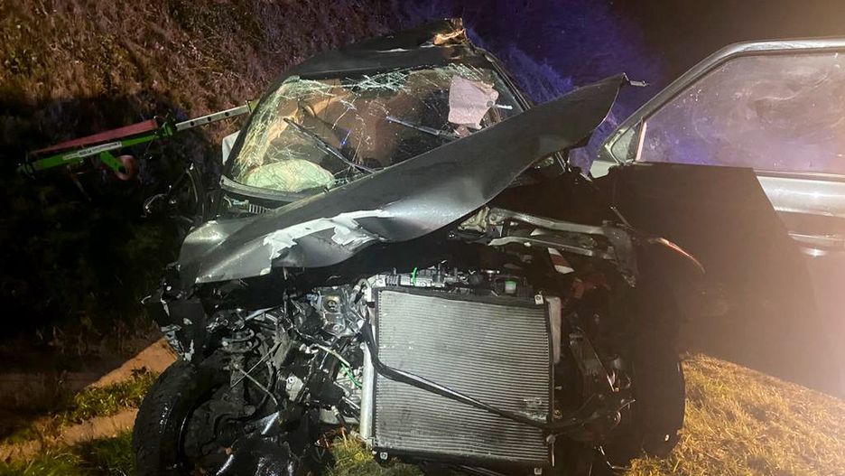 Horror na drodze. Zderzenie auta, ciężarówki i kombajnu. Jedna osoba nie żyje