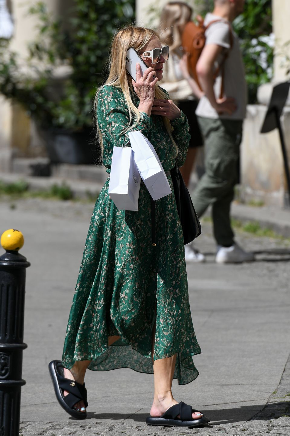 Monika Olejnik na spacerze