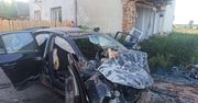 Ściborowice: Wypadek na DW416. Volkswagen przebił elewację domu