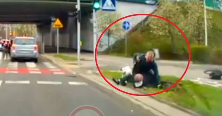 "Nikt nawet nie zareagował". Bójka tuż przy ulicy. Wszystko nagrali