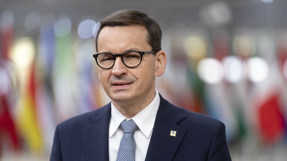 Premier Morawiecki na szczycie UE w BrukseliPolish Prime Minister Mateusz Morawiecki talks to media as he arrives for an extraordinary EU Summit on May 24, 2021 in Brussels, Belgium. European Union leaders are expected, during a two days meeting, to focus on foreign relations, including Russia, Belarus and the United Kingdom. fot: Thierry Monasse/REPORTERThierry Monasse/REPORTER
