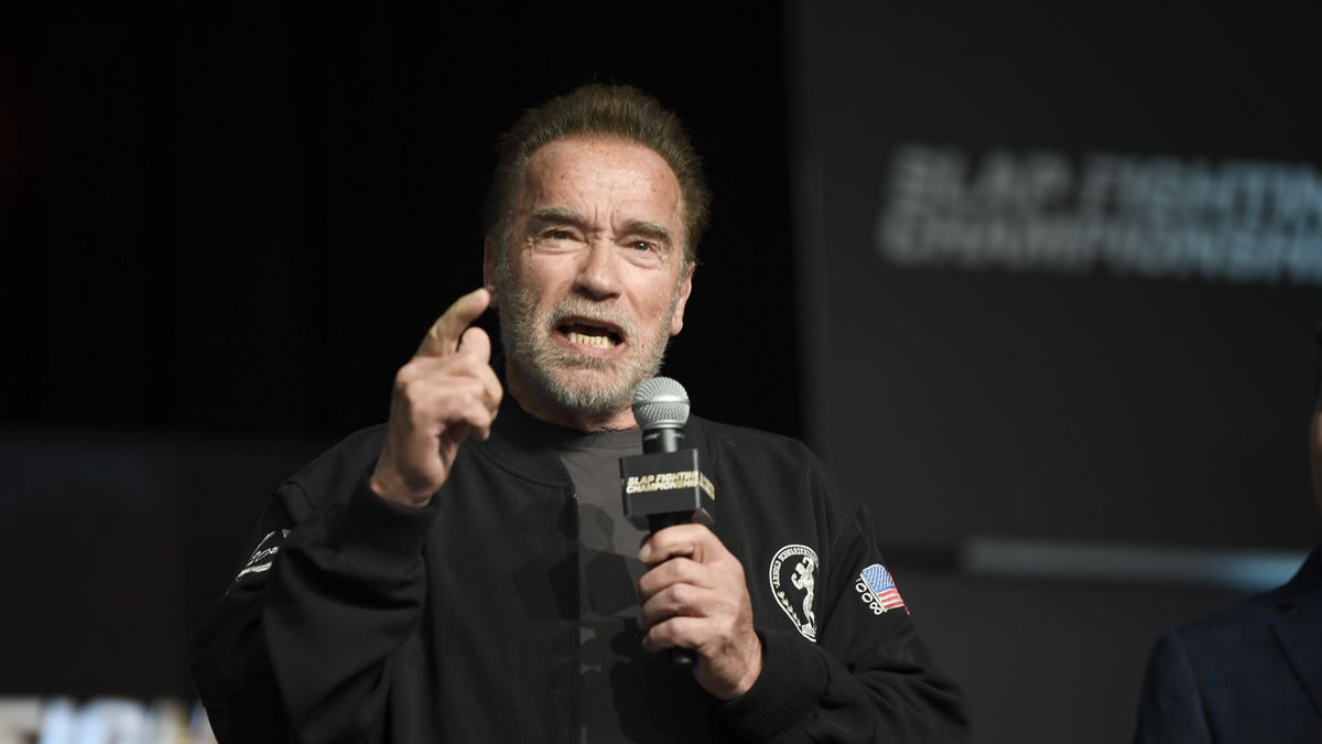 COLUMBUS, OHIO - MARCH 05:  Arnold Schwarzenegger speaks to fans during the Slap Fighting Championships at the Arnold Sports Festival in Columbus Convention Center on March 05, 2022 in Columbus, Ohio. (Photo by Gaelen Morse/Getty Images)