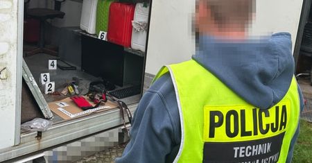 Kradł paliwo z koparek i wywoził je rowerem. 21-latek wpadł po zniknięciu 500 litrów diesla