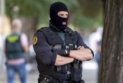 Hiszpania. Tatuaże widoczne na ciele nie dla żandarmów. Mają rok na ich usunięcie